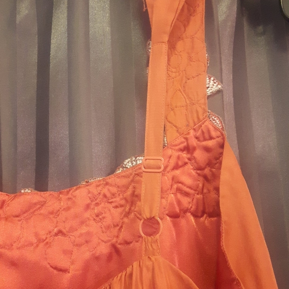 Ginger coloured dress - Picture 3 of 5